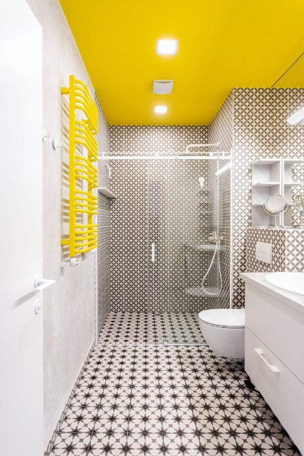 Happy Inn Vip, Self Check-In-24X7, A-C, Parking-In-The-Underground-Garage VNO Exteriör bild