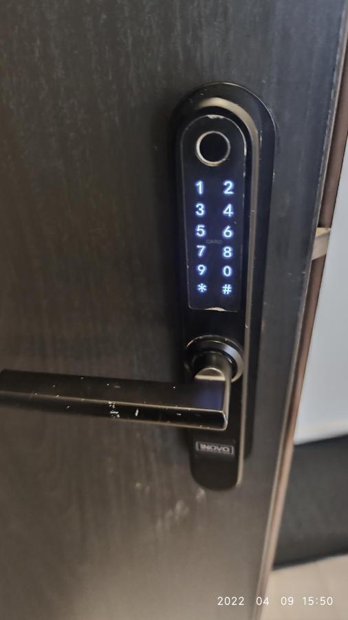 Happy Inn Vip, Self Check-In-24X7, A-C, Parking-In-The-Underground-Garage VNO Exteriör bild