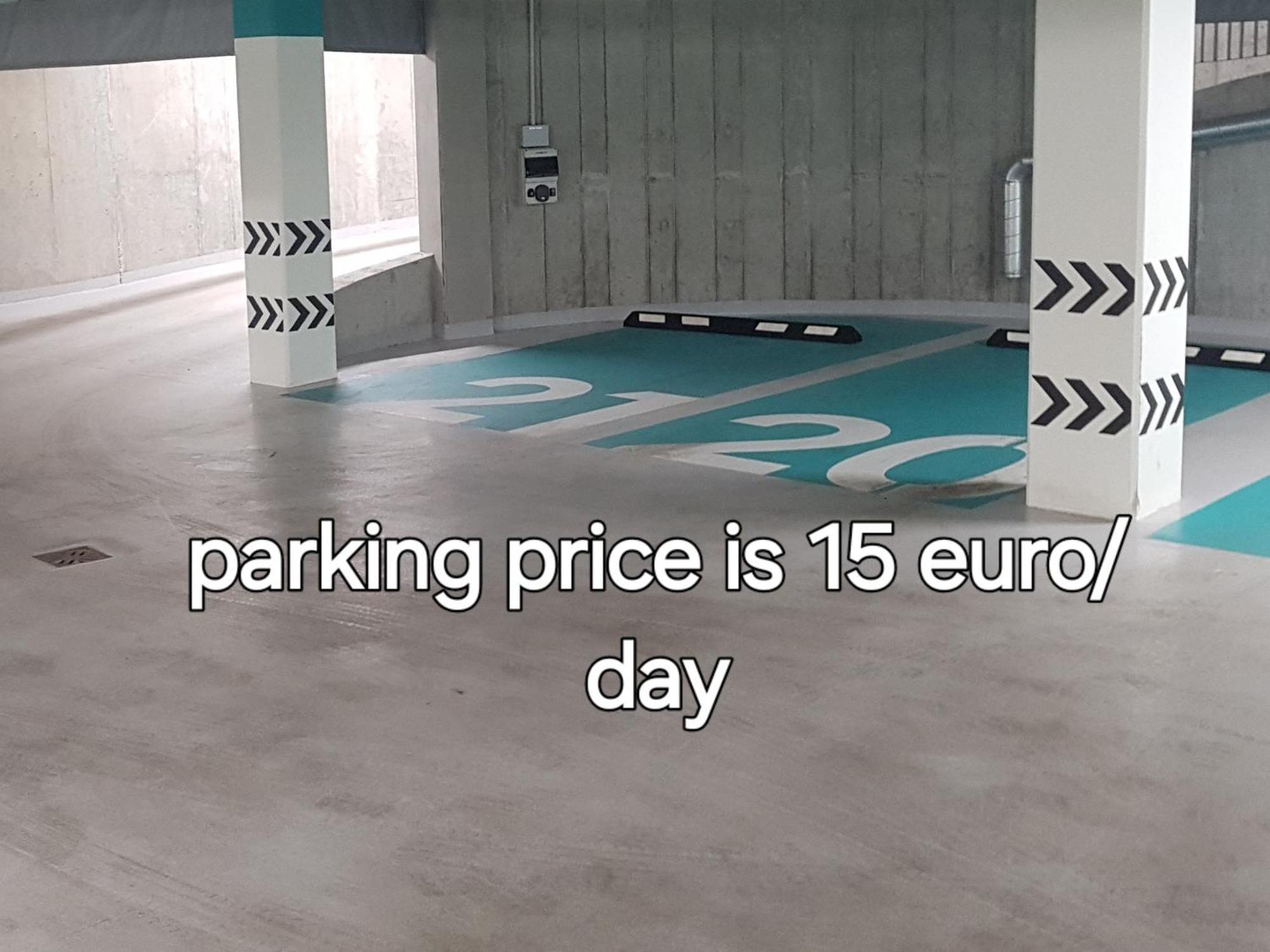 Happy Inn Vip, Self Check-In-24X7, A-C, Parking-In-The-Underground-Garage VNO Exteriör bild